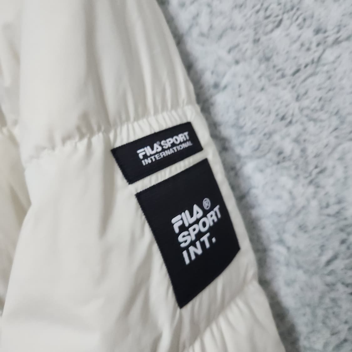 J195 [XL] 휠라 오리털 패딩 점퍼
 상품이미지3