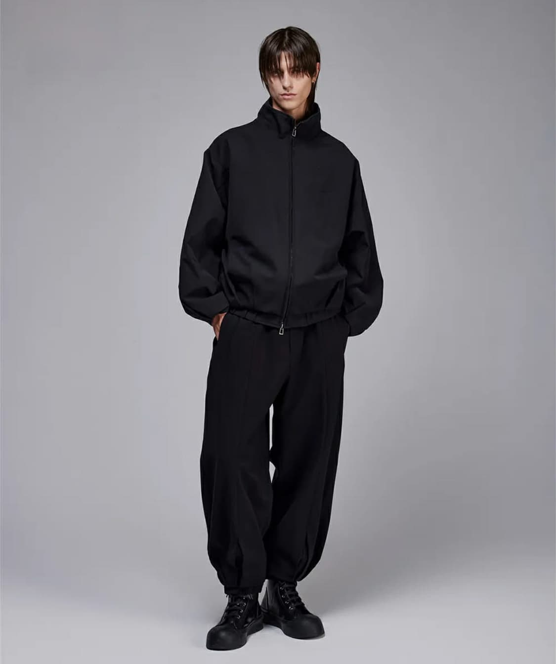 [95] 송지오 컬렉션 24ss 볼륨 다트 하이넥 점퍼 블랙 자켓 상품이미지3