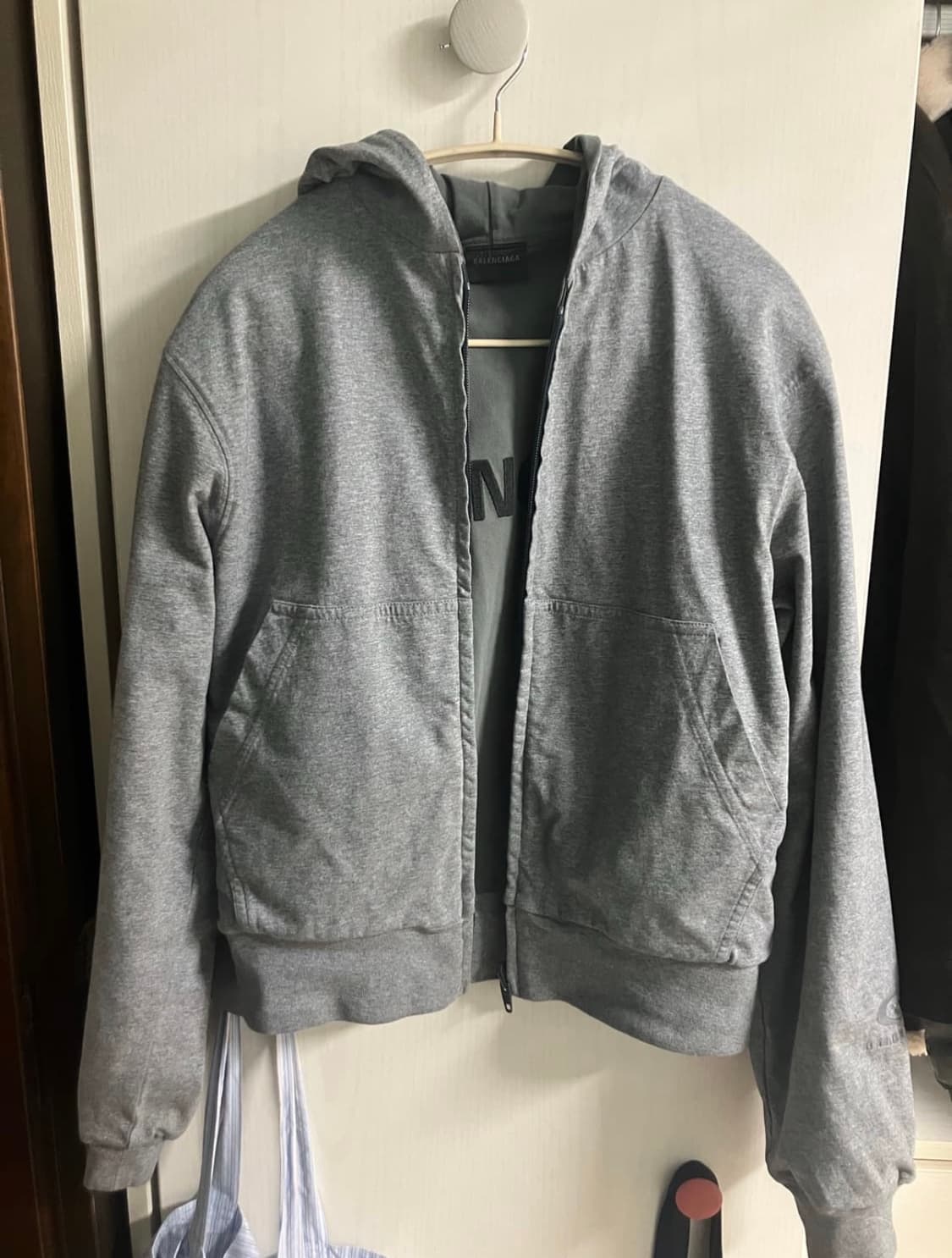 발렌시아가 리버시블 후드집업 상품이미지1