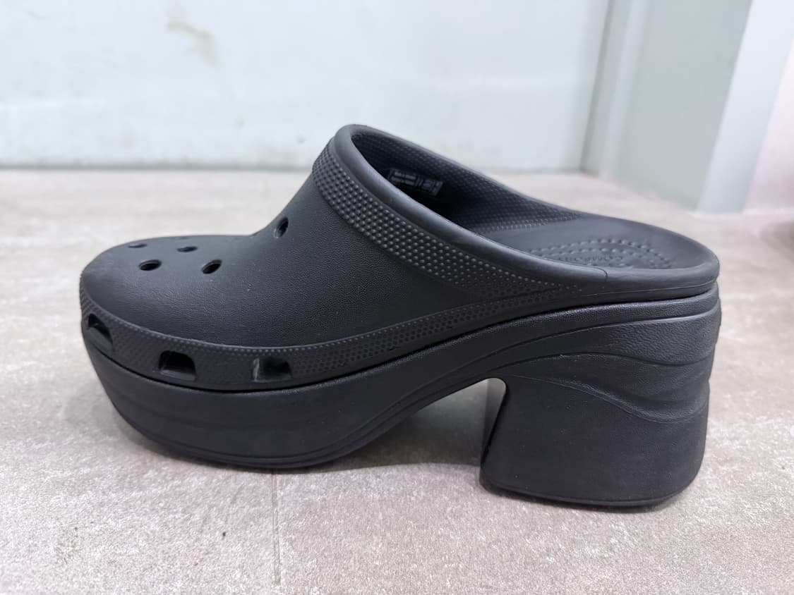 크록스 사이렌 클로그 블랙 6 (250) 상품이미지3