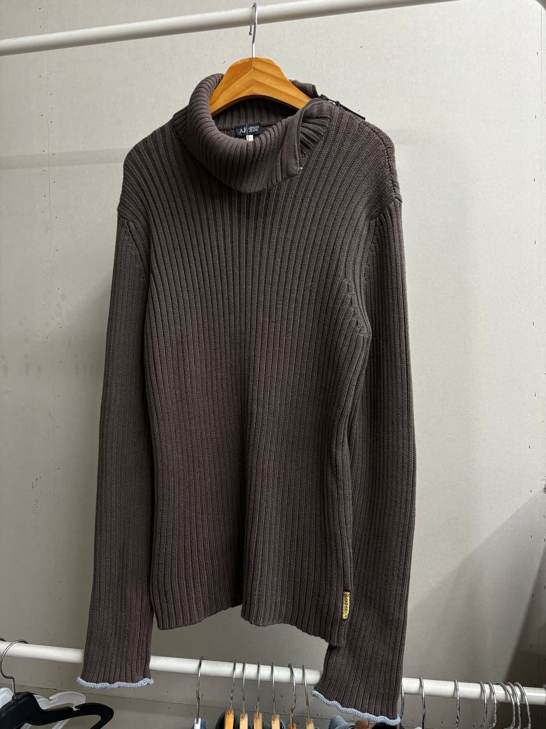 아르마니 하이넥 슬리브 니트 상품이미지2