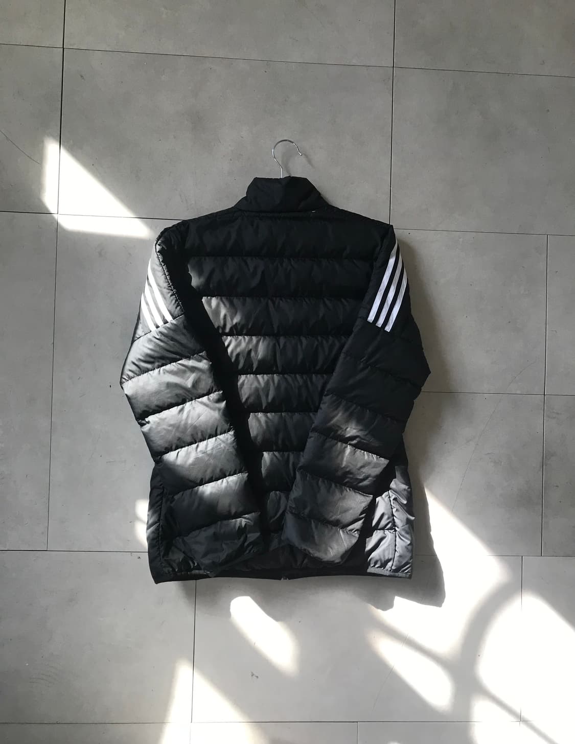 아디다스 검흰 패딩 상품이미지7