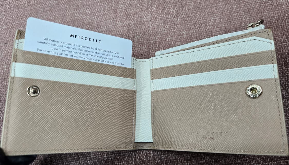 메트로시티 미사용 여성  아이보리 반지갑 상품이미지6
