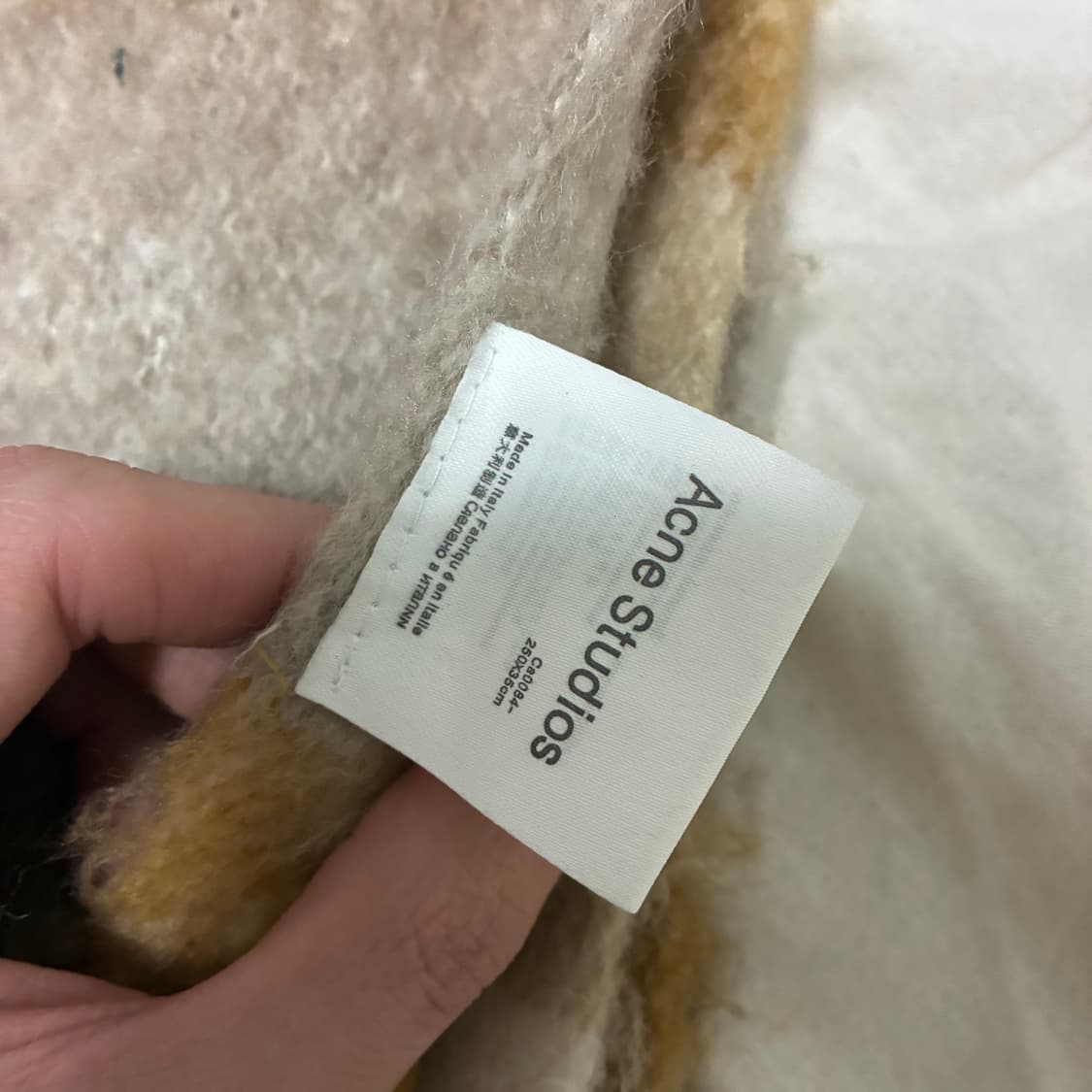 아크네 스튜디오 모헤어 체크 머플러 상품이미지3