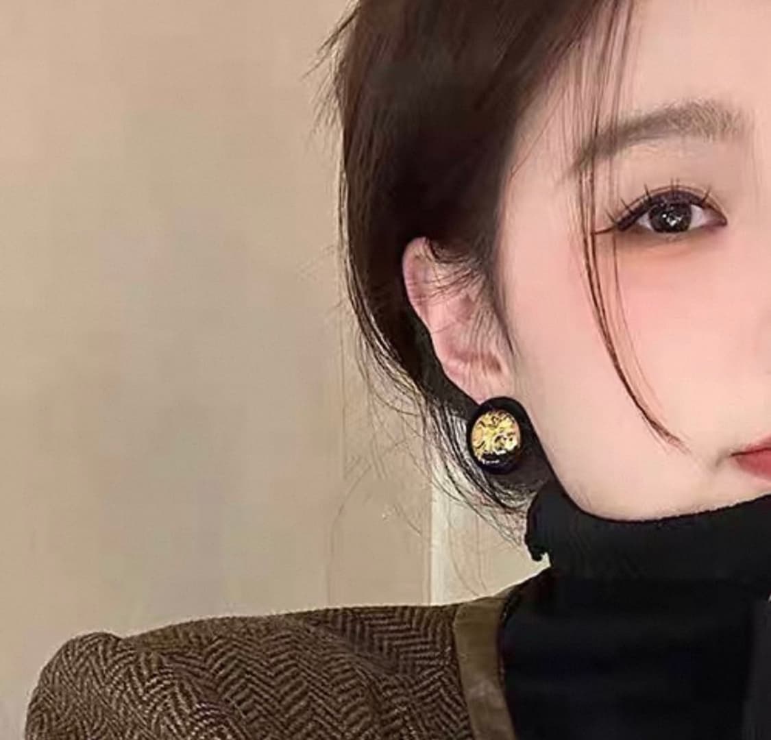 셀린느 골드 포인트 이어링 상품이미지2