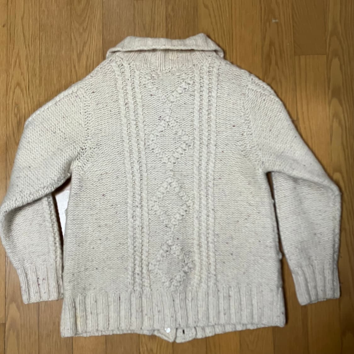 라즈베리색 실 포인트 아이보리 울 니트 가디건 상품이미지4