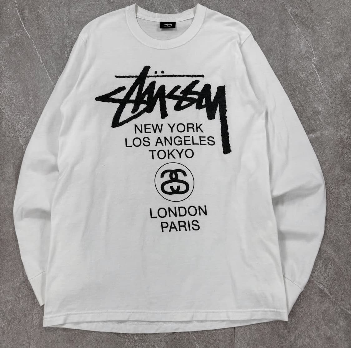 스투시 월드투어 긴팔티셔츠 상품이미지1
