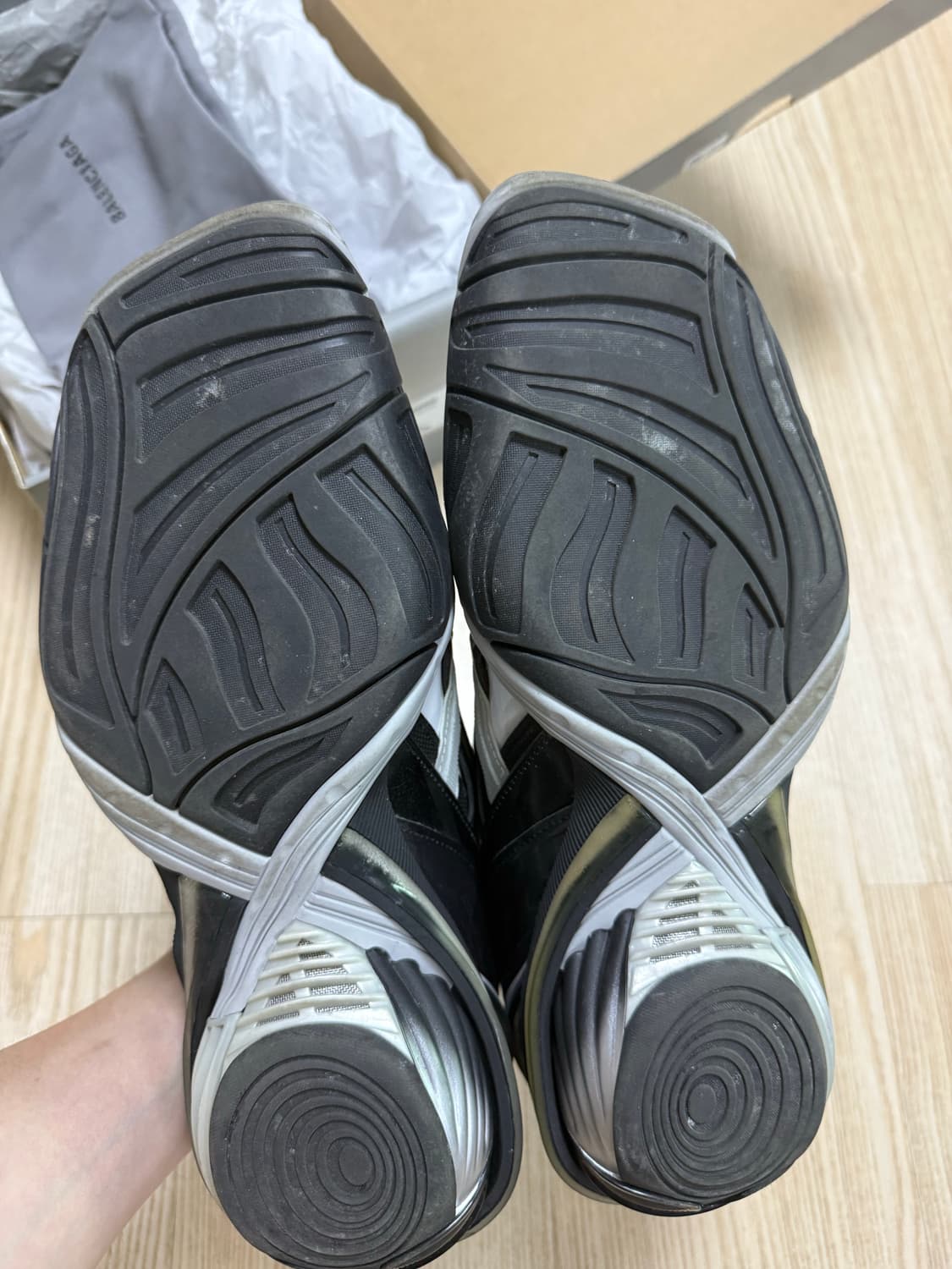발렌시아가 타이렉스 실버 43사이즈 상품이미지2