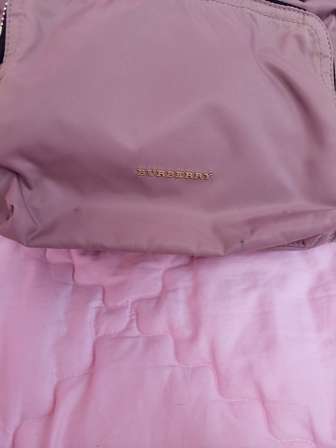 정품)급처상태양호!버버리 핑크 럭색 미디엄 미듐 백팩 연예인가방 상품이미지10