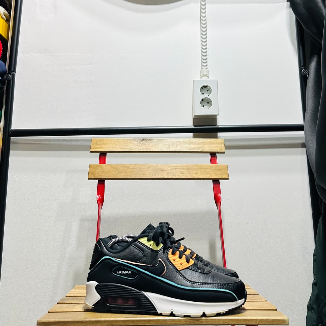 250) 나이키 운동화 남녀공용 신발 에어맥스 90 블랙 형광 GS 상품이미지1