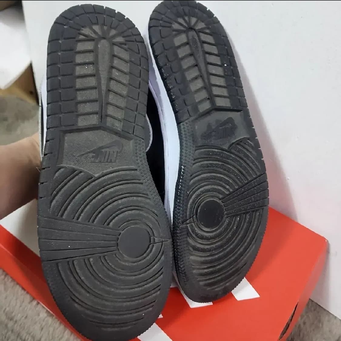 나이키 에어 조던 1 미드 하이  235 1번신음 거의 새신발 상품이미지5