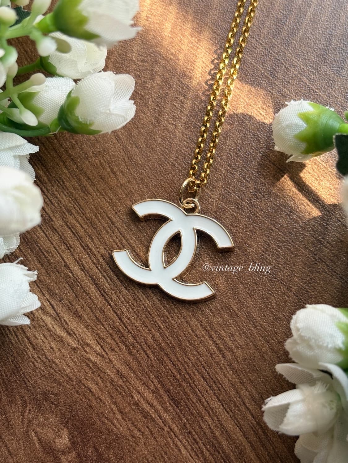 샤넬 빅로고 화이트 골드 목걸이 상품이미지2