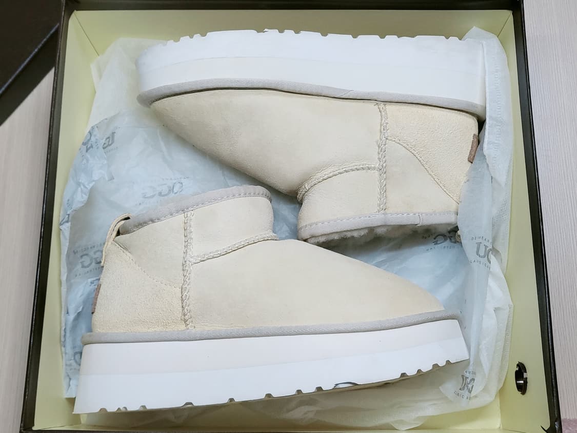 어그 클래식 미니 플랫폼 부츠 오프 화이트 230 상품이미지3