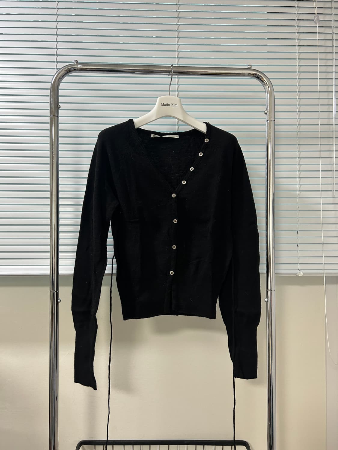 [새상품]보헤미안서울 버튼 브이넥 니트 가디건 상품이미지2