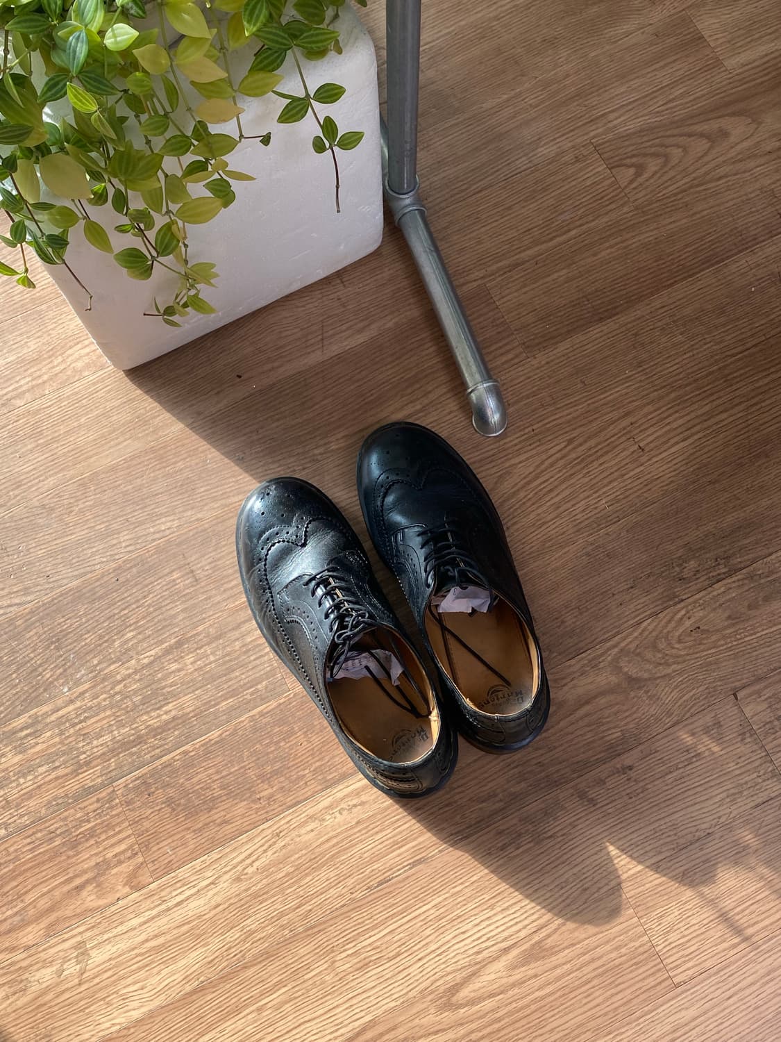 닥터마틴 윙팁 검정 상품이미지1