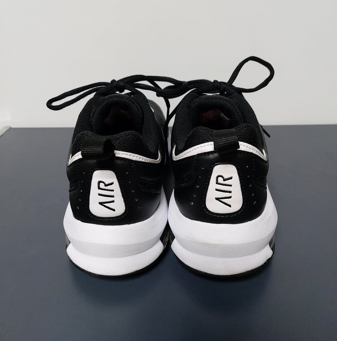 나이키 에어맥스 AP(Nike Air Max AP) 블랙 화이트(275) 상품이미지5