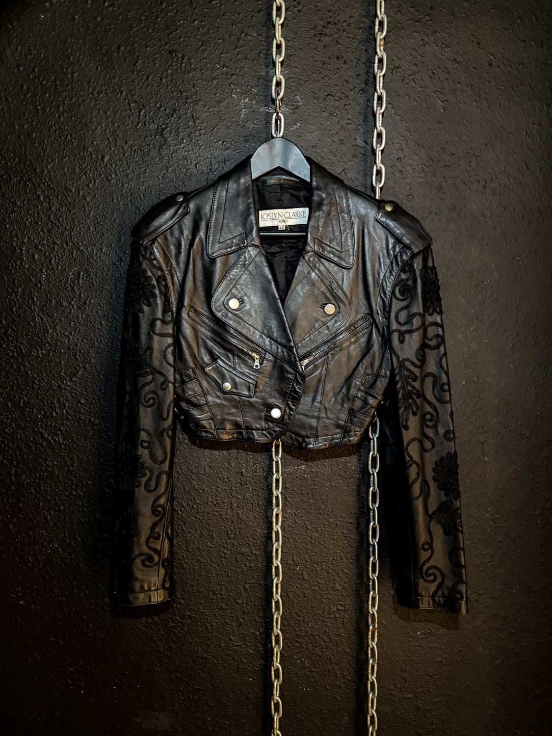 JOSLYN CLARKE – Embroidered Cropped Leat 상품이미지1