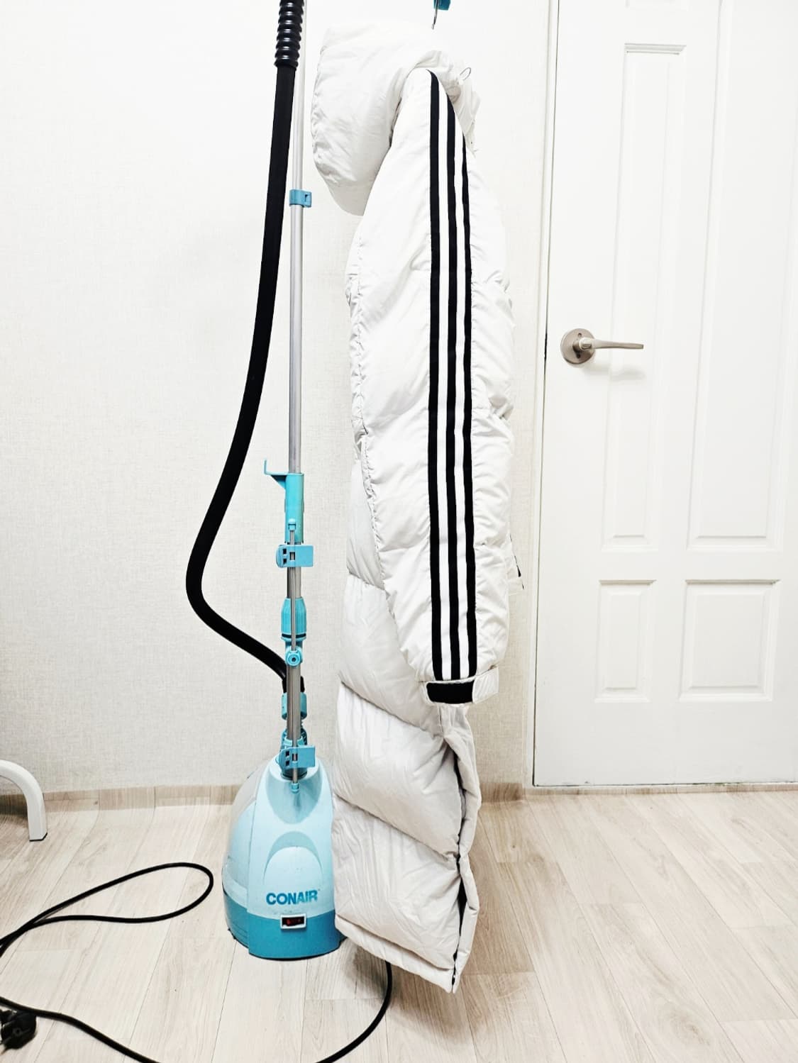 (105~110)2XL ☆우주매물☆ 아디다스 3st [흰검] 덕다운롱패딩 상품이미지5