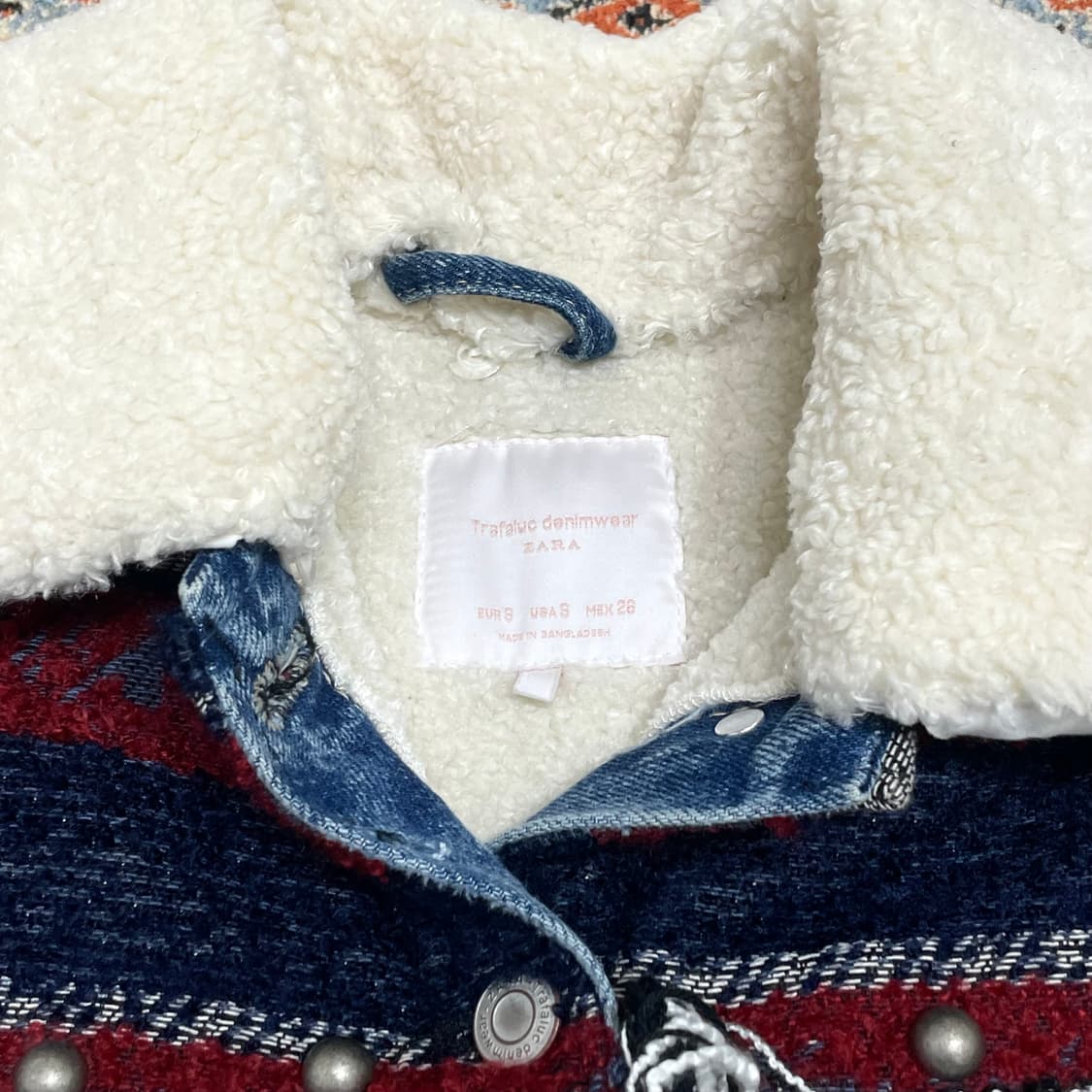 자라 인디안 패턴 중청 데님 퍼 자켓 여성S 상품이미지4