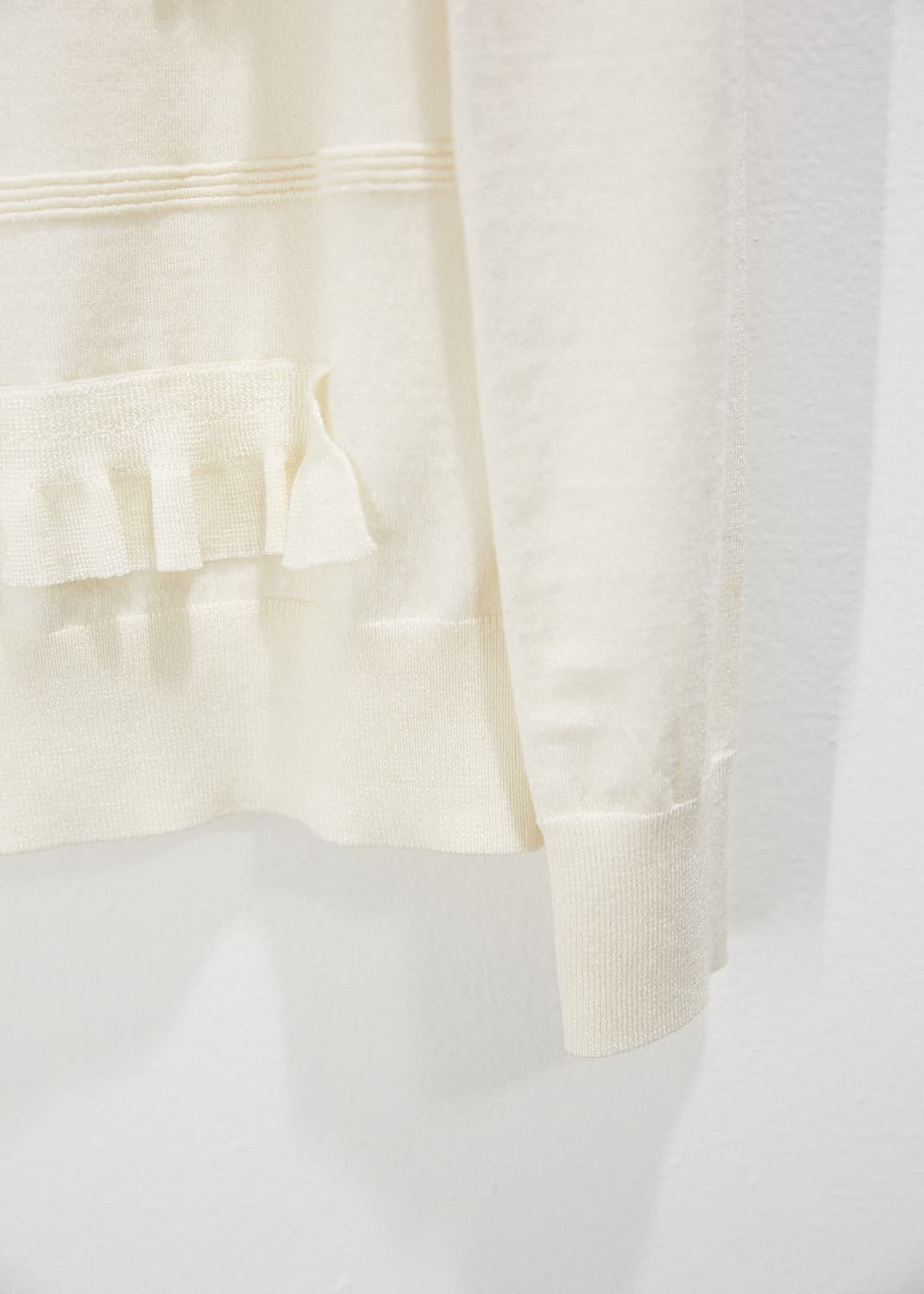 Ruffle Sweater 상품이미지3