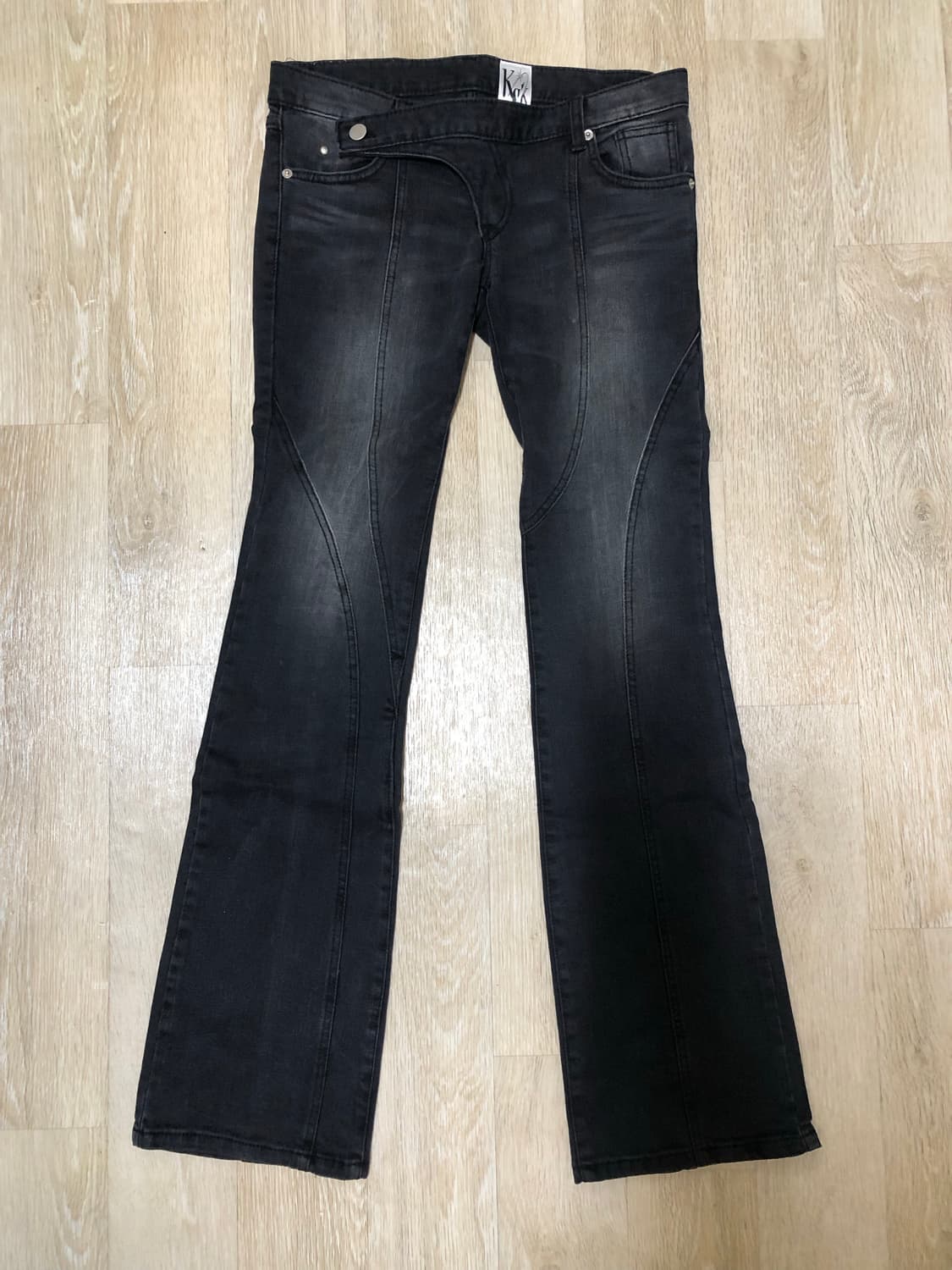 카시코 로우 라이즈 워싱진 팬츠 블랙 상품이미지2