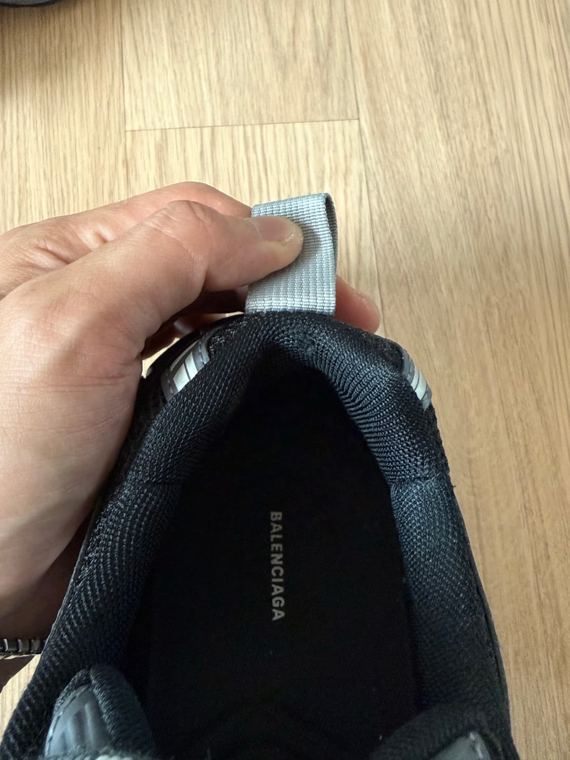 발렌시아가 6xl 블랙 그레이 43size 상품이미지5