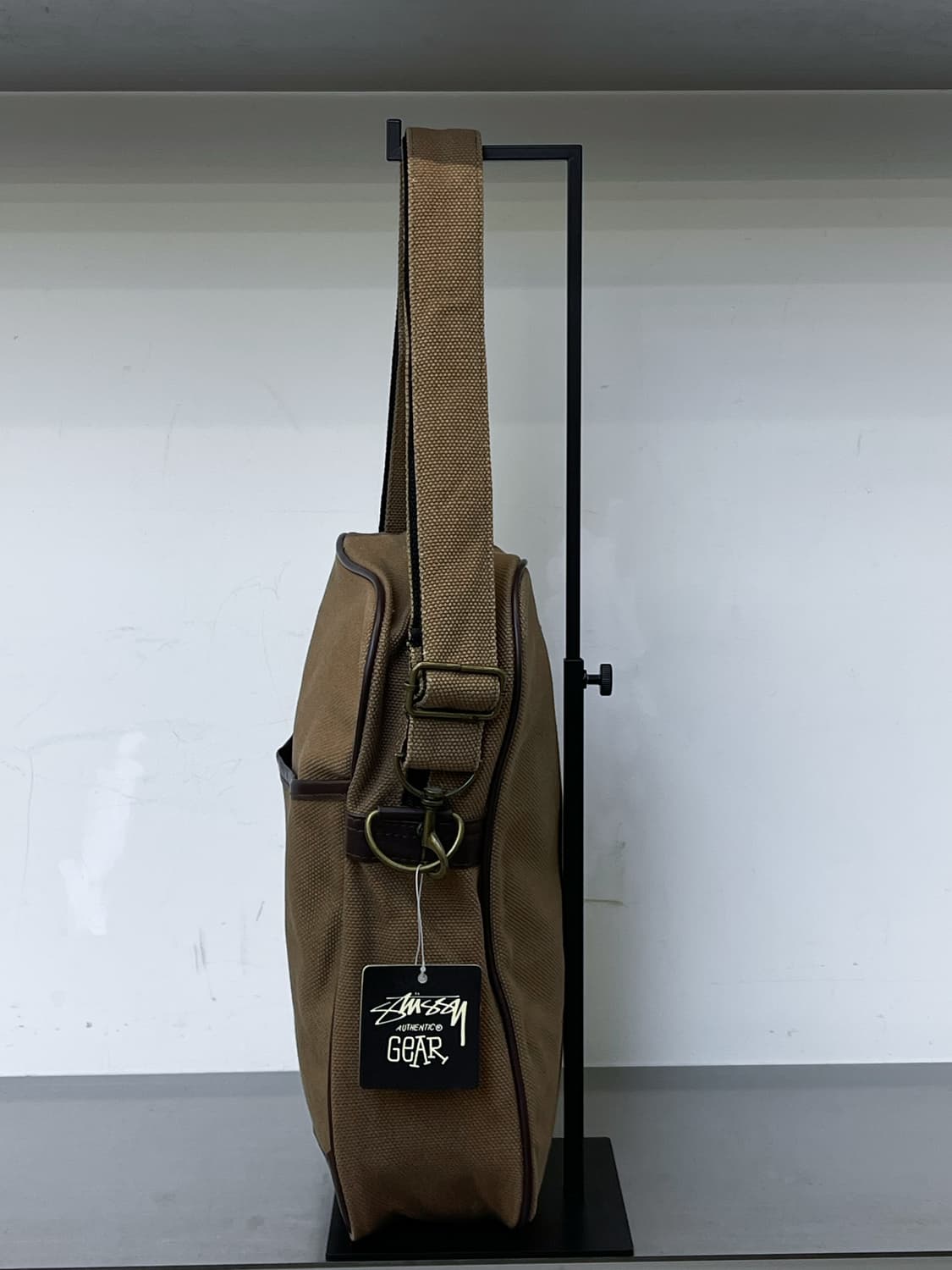 스투시 스탁 로고 캔버스 크로스백 상품이미지3