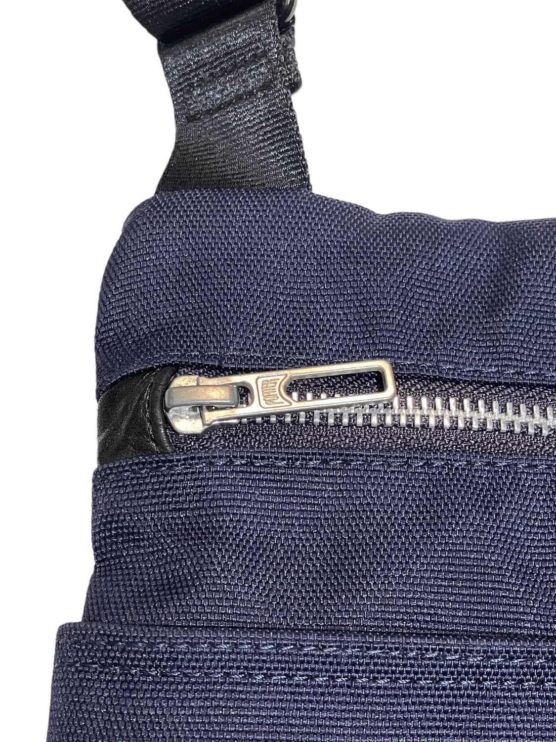 포터 네이비 크로스백 상품이미지4