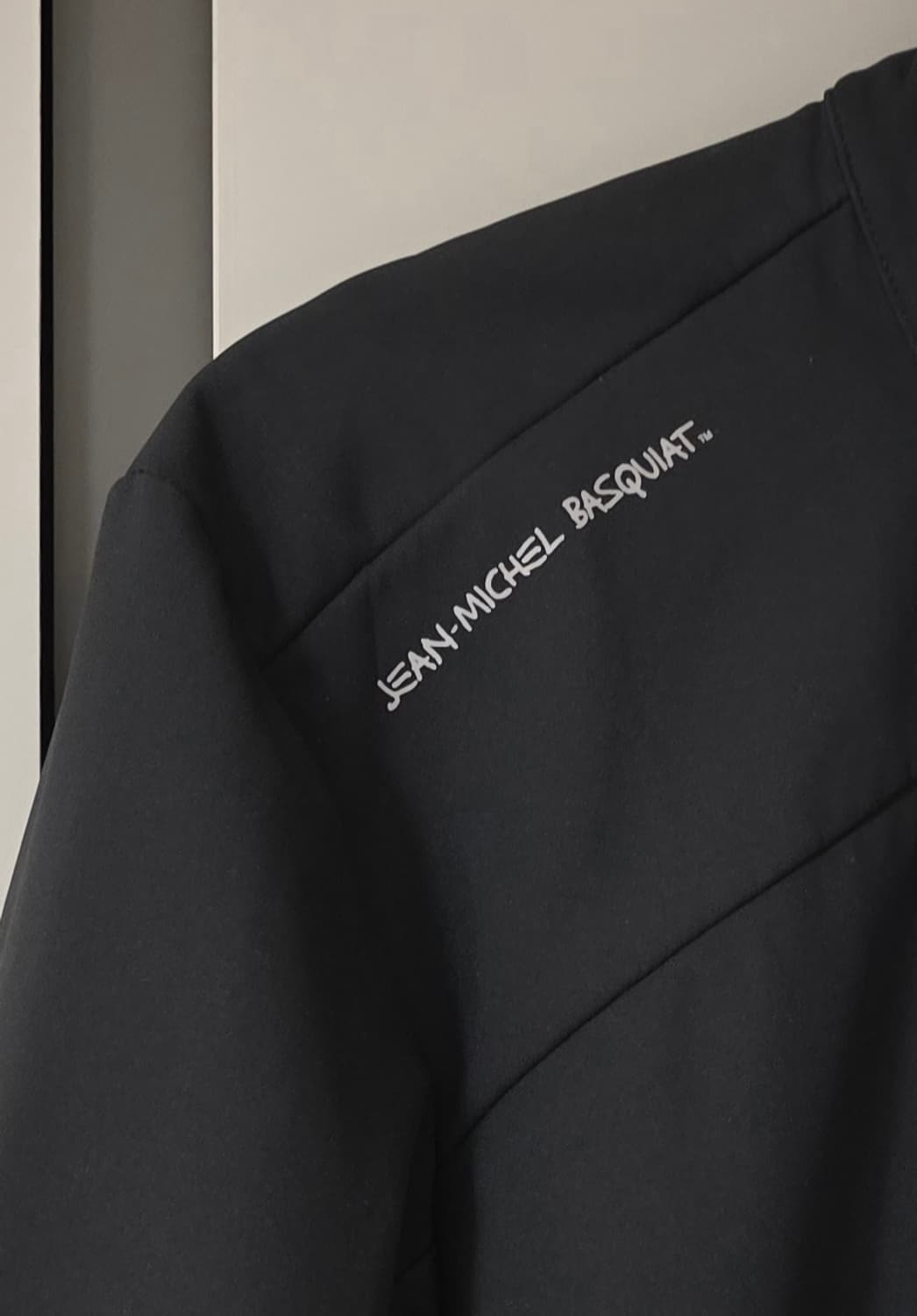 장미쉘바스키아 소프트쉘 자켓.
싸이즈 100~105 상품이미지7