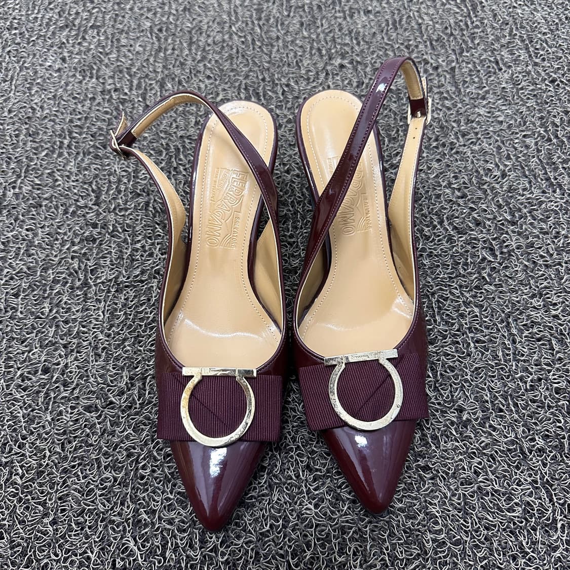 페라가모 맥시 간치니 슬링백 힐 구두 버건디 240사이즈 상품이미지2