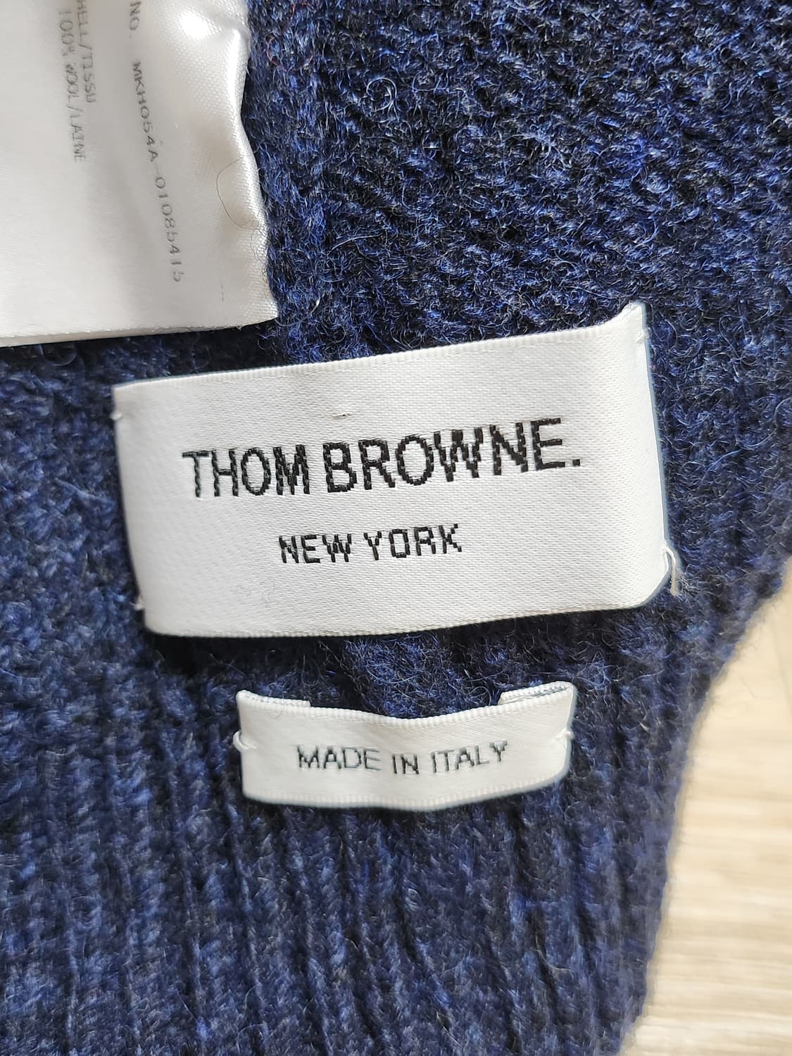 톰브라운 삼선 비니 상품이미지7