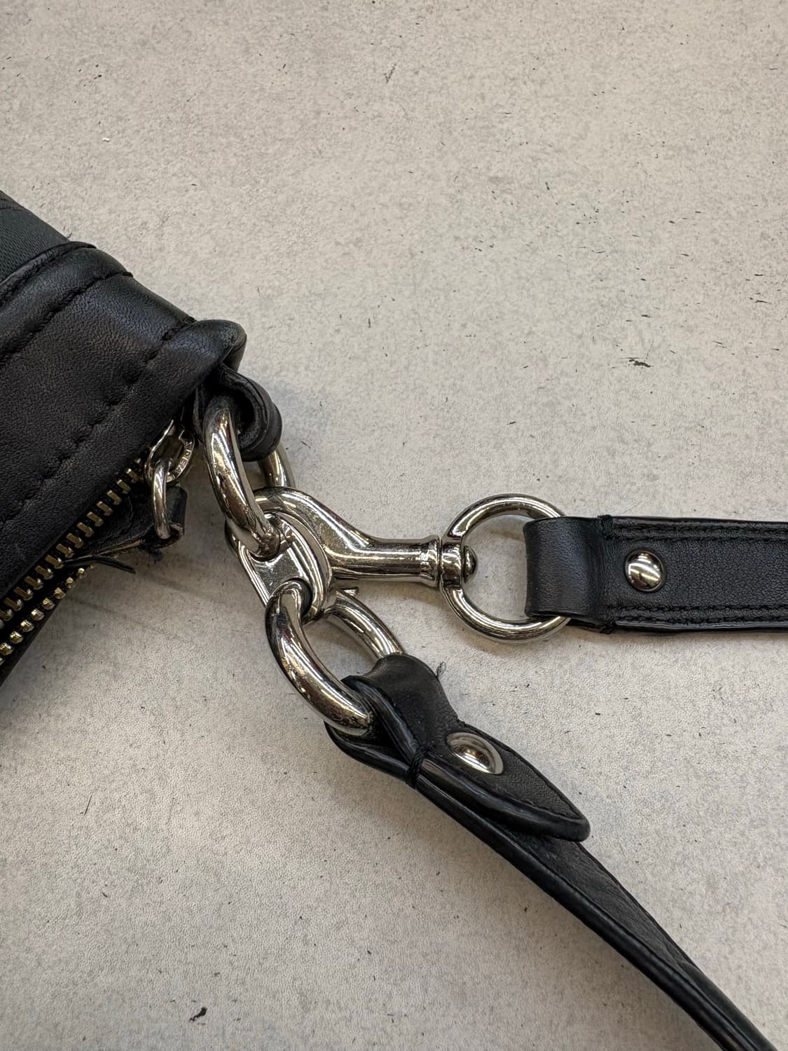 코치 블랙 숄더백 상품이미지8