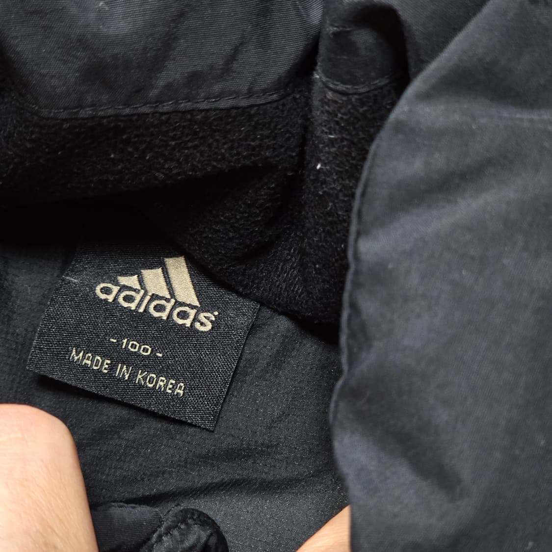 아디다스 덕다운 레드 로고 블랙 패딩 상품이미지7