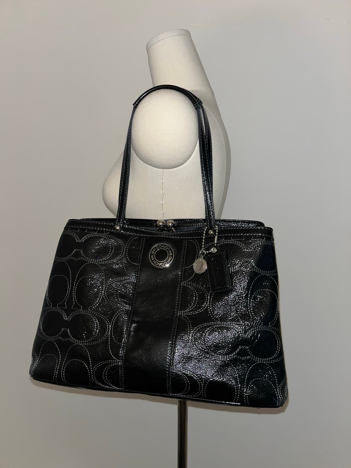 Coach White Stitch Shoulder Bag 상품이미지3