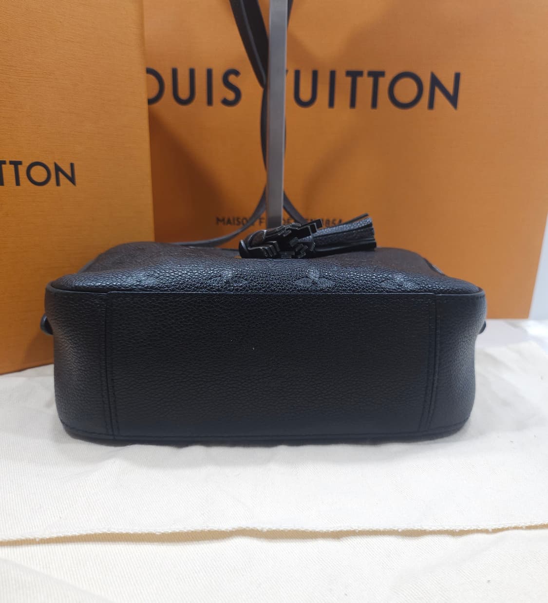 루이비통 앙프렝뜨 생통주 크로스백 상품이미지2