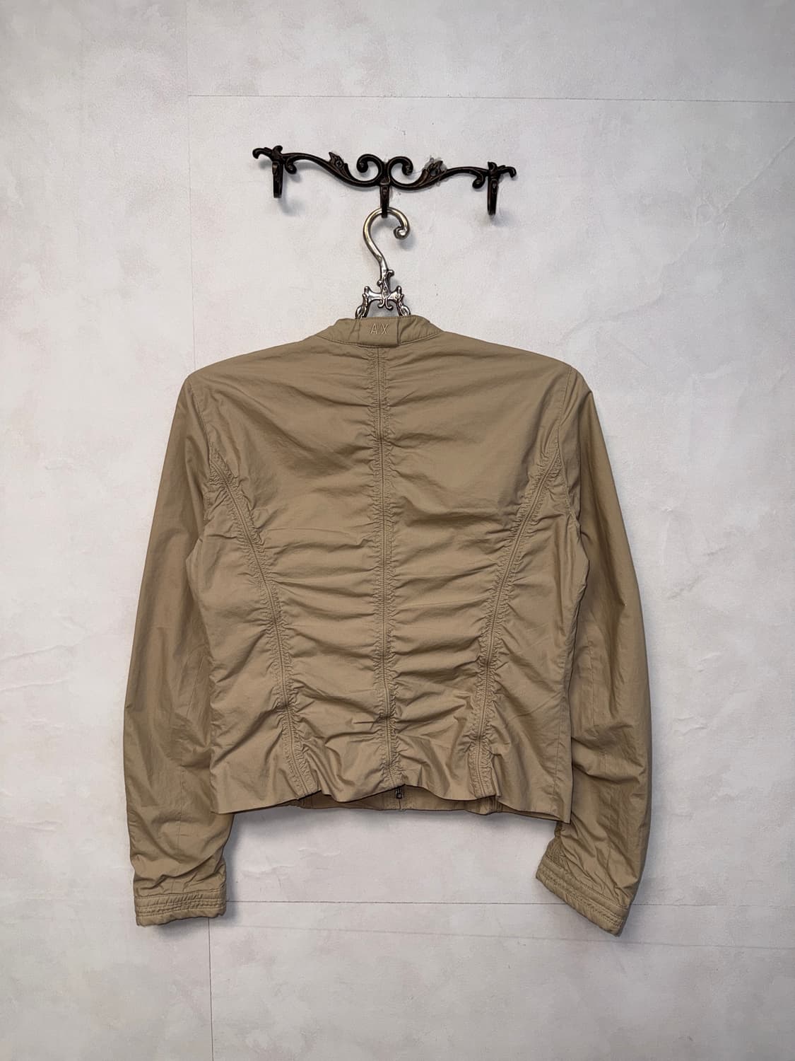 Armani Exchange beige shirring crop jk 상품이미지3