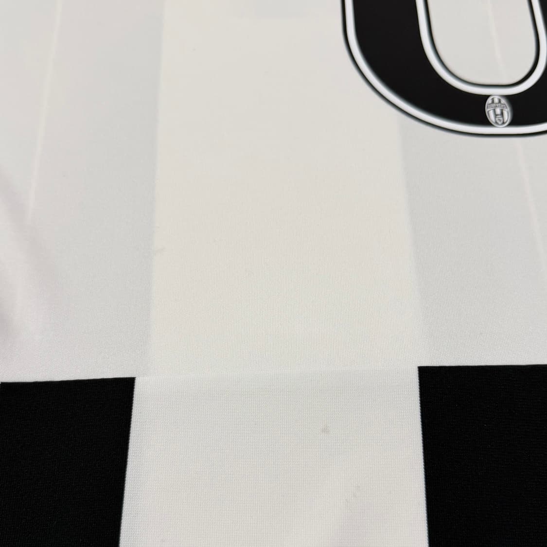 16-17 유벤투스 홈 마르키시오 유니폼 상품이미지4