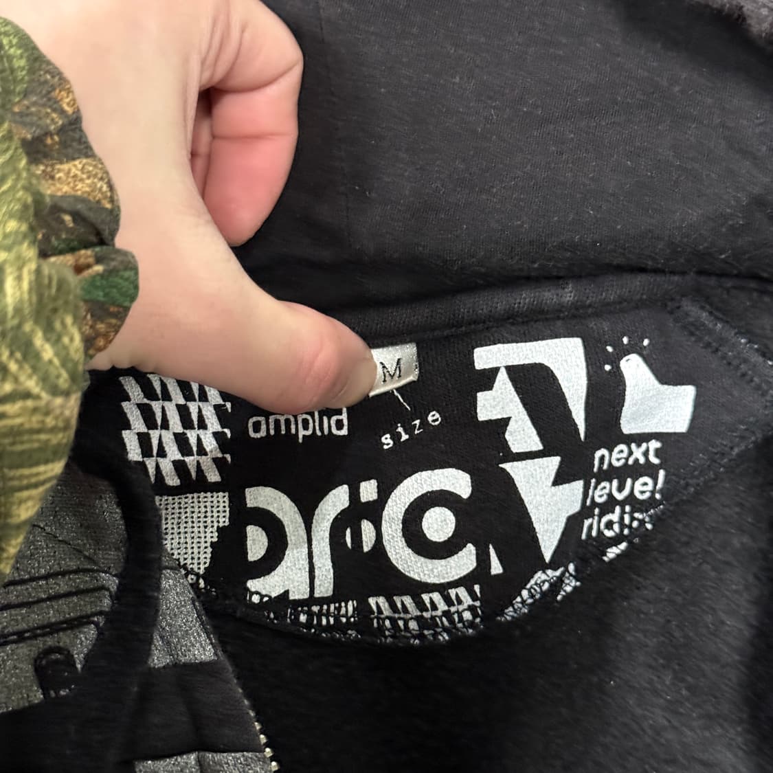 VTG 빈티지 실버 글로시 멀티 프린팅 집업 후디 상품이미지7