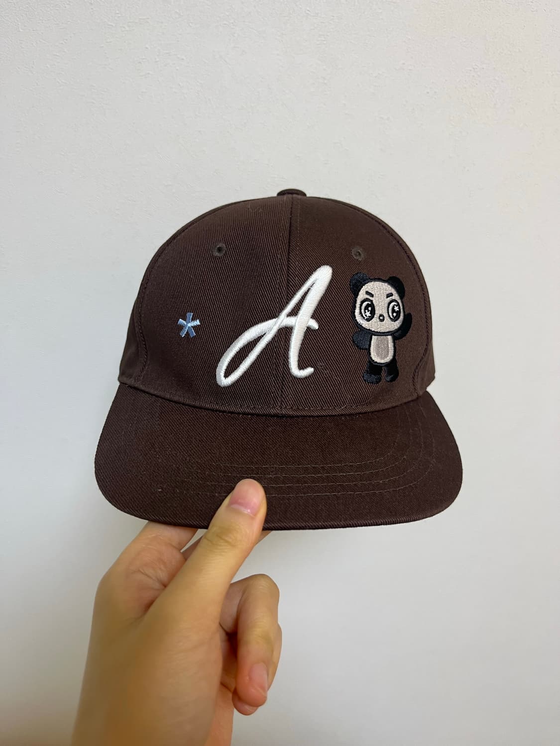 더뮤지엄비지터 PANDA EMBROIDERY CAP (BROWN) 상품이미지3