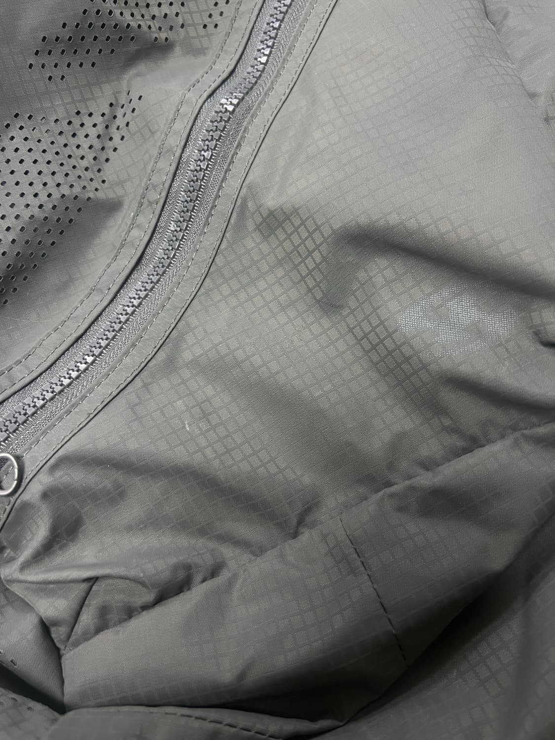 산산기어 백팩 LASER DOT BACKPACK 차콜 상품이미지3