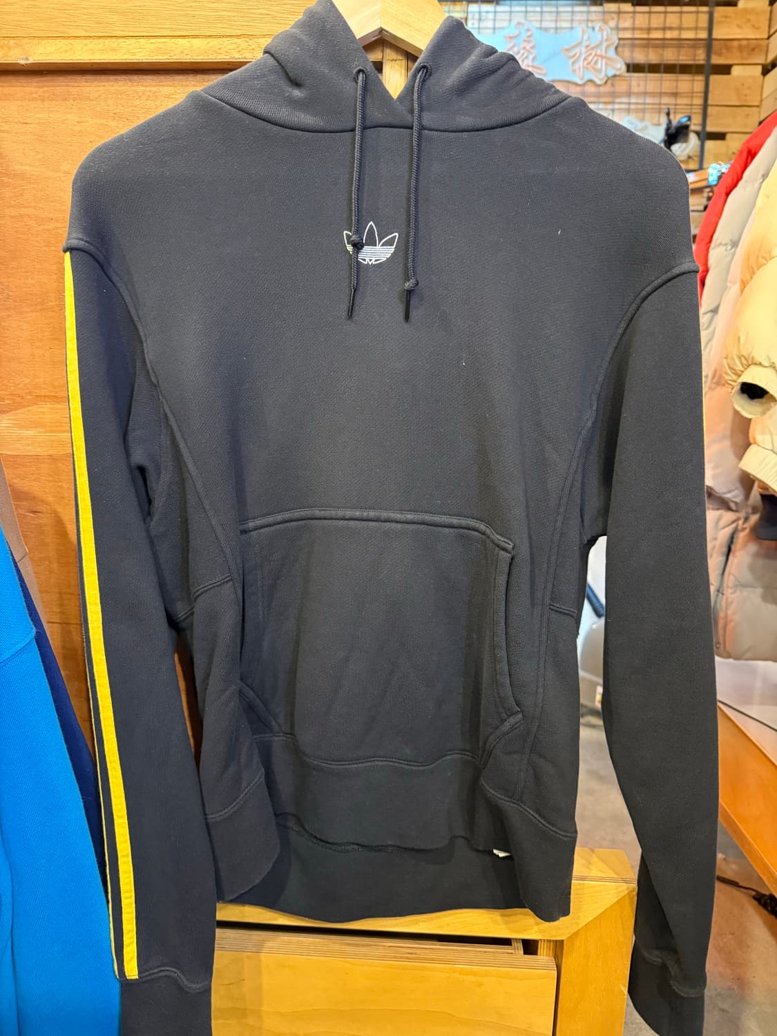 아디다스 옐로우 삼선 후드티 상품이미지1