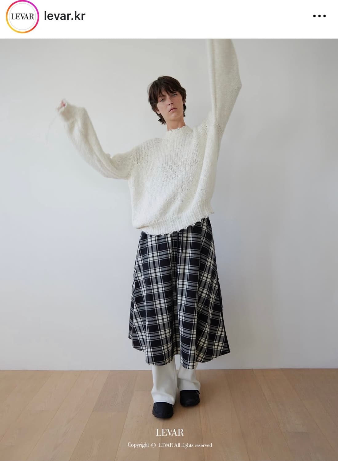 르바 리버스 트위드 라운드 니트 (새상품) 상품이미지1