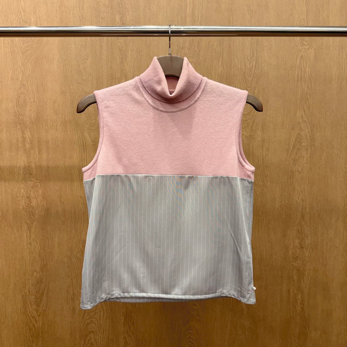 버버리 골프 터틀넥 니트 베스트 레이어드 스트라이프 디테일 핑크 상품이미지2