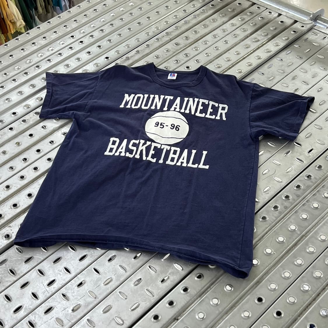MOUNTAINEER BASKETBALL TShirt 후루츠패밀리
