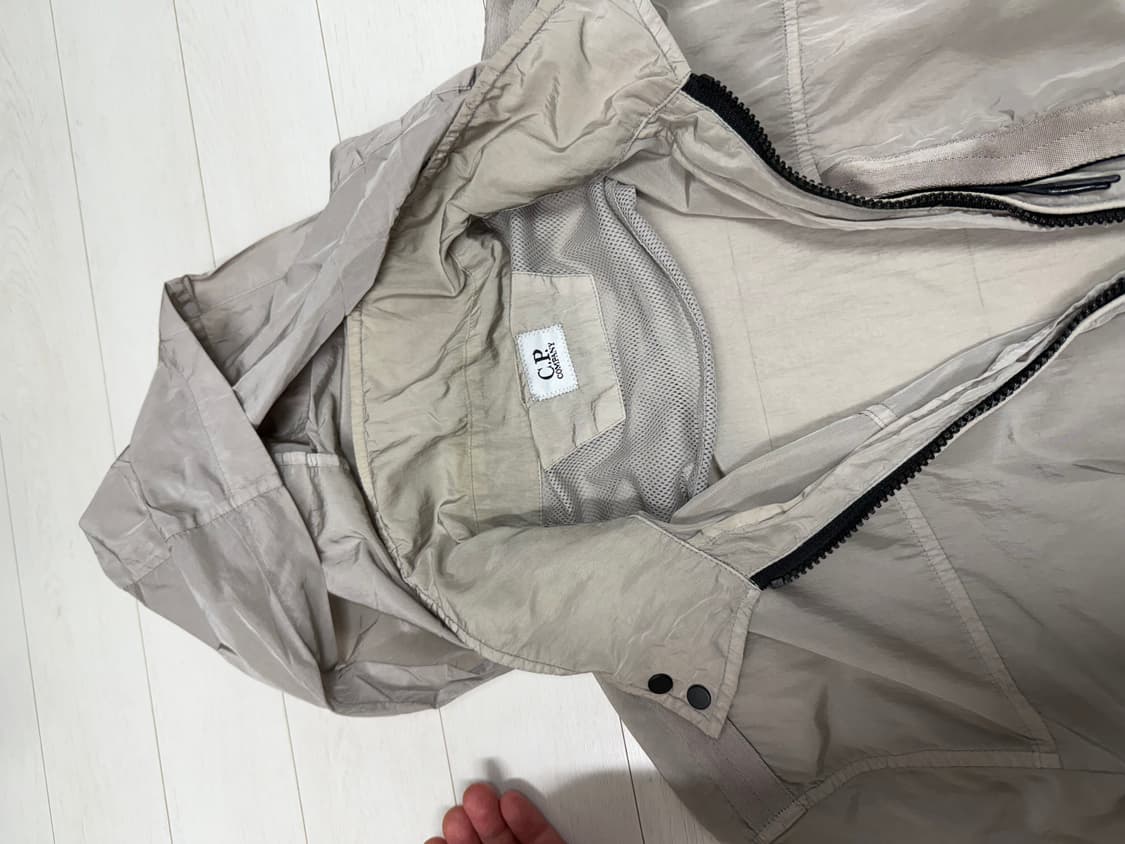 한글텍) CP 컴퍼니 바람막이 XL 사이즈  큰 하자 없이 좋은 상태입니 상품이미지5