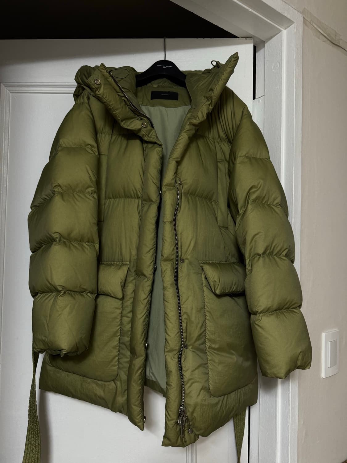 여성 BEAKER 후드 구스다운 점퍼 카키 상품이미지1