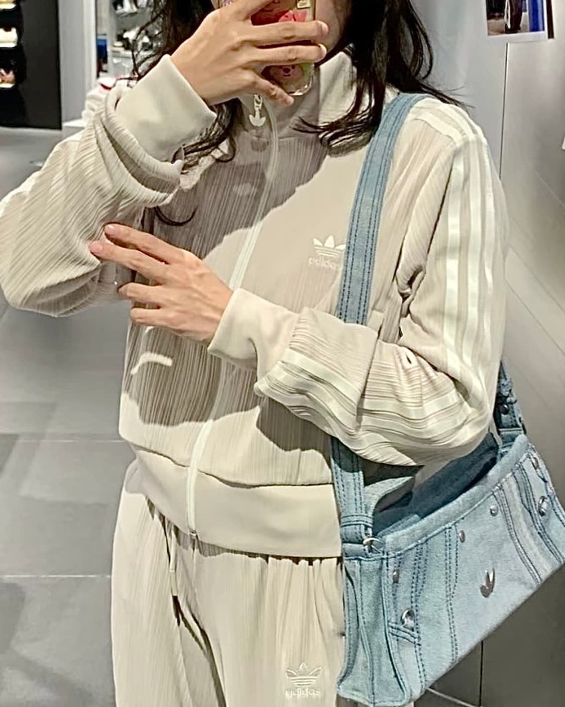 아디다스 정품 플리츠 주름 베이지 아이보리 크롭 트랙탑 져지 저지 집업  상품이미지2