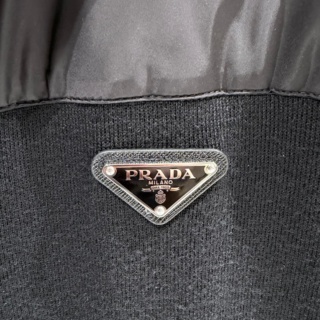 52 / 프라다 로고 블랙 니트 패딩 상품이미지4