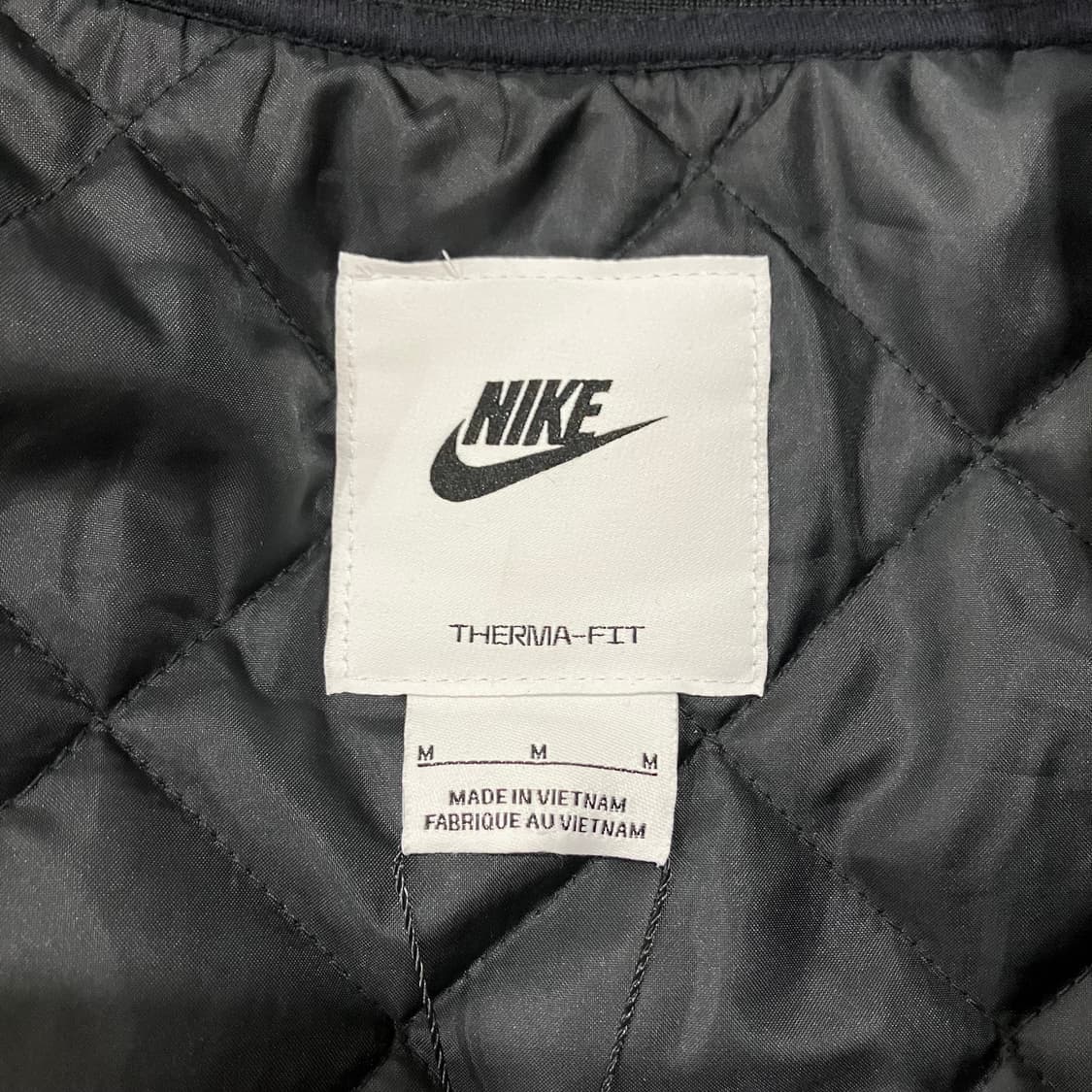 316 나이키 덕아웃 루즈 누빔 사틴 바시티 스타디움 자켓 상품이미지3