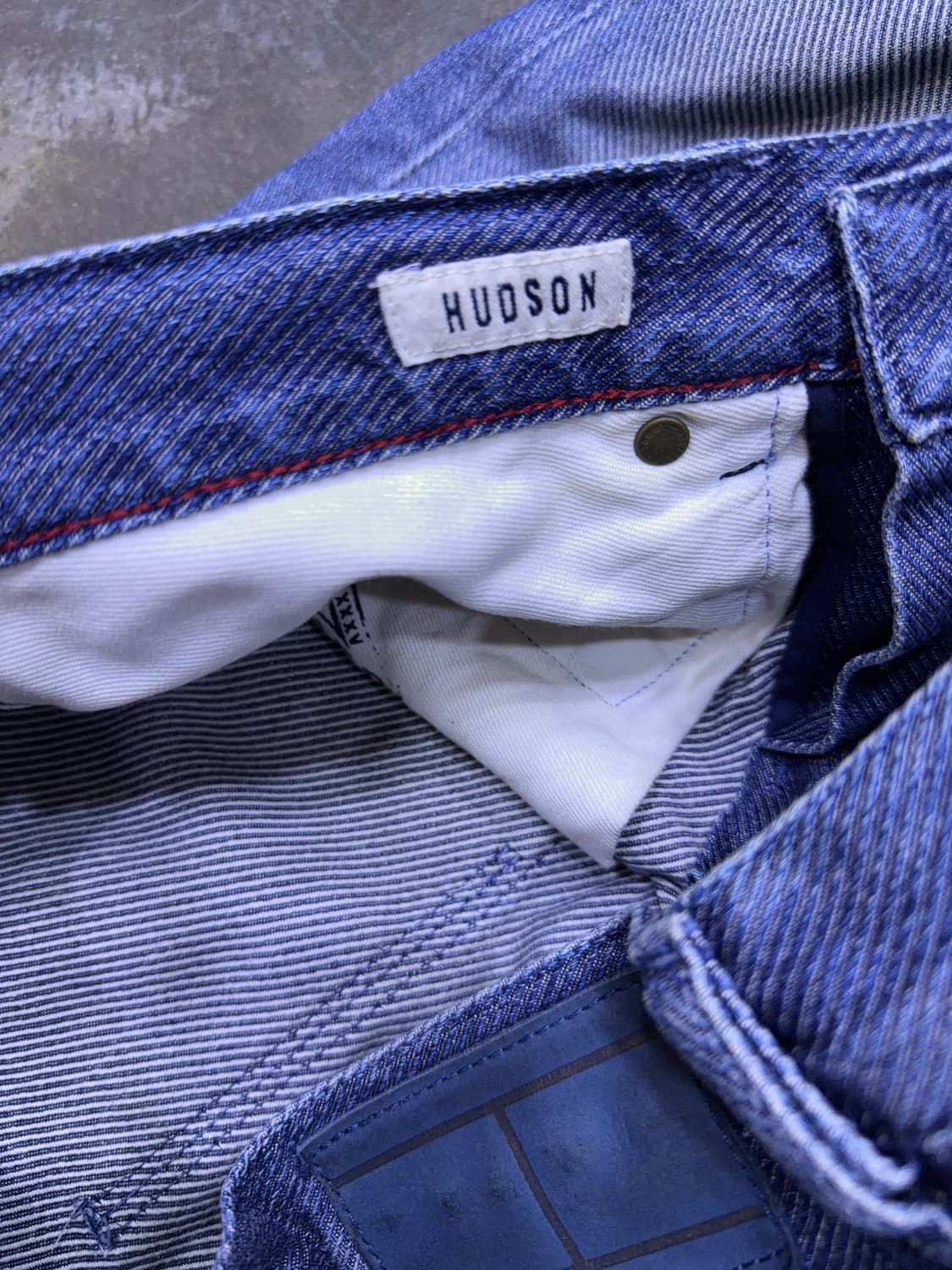 타미힐피거 허드슨 슬림 스트레이트핏 사선 입체패턴 워싱 데님팬츠 32 상품이미지9